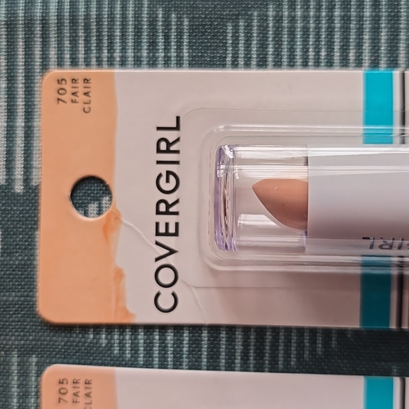 COVERGIRL BRAND WOMEN'S MAKEUP CONCEALER SMOOTHERS  BUNDLE OF 2 - Picture 2 of 8